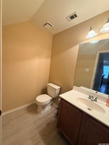 10526 Springwood Sq, Universal City, TX 78148