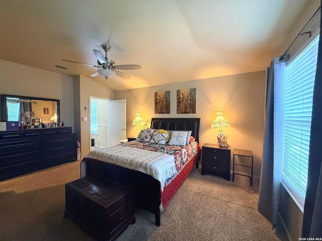 10526 Springwood Sq, Universal City, TX 78148