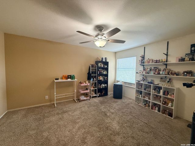 10526 Springwood Sq, Universal City, TX 78148