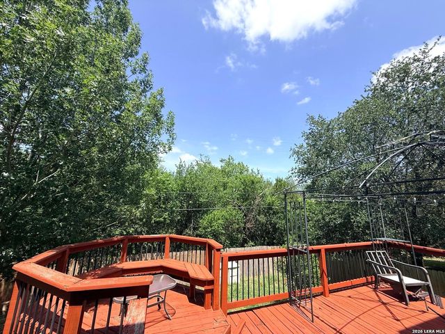 10526 Springwood Sq, Universal City, TX 78148