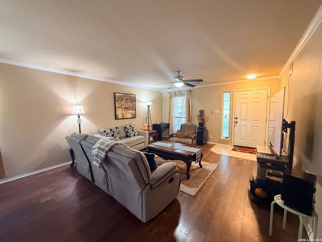 10526 Springwood Sq, Universal City, TX 78148