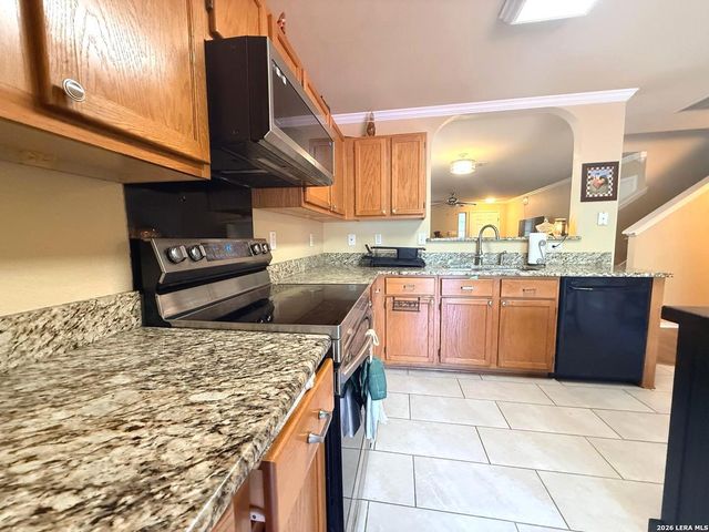 10526 Springwood Sq, Universal City, TX 78148