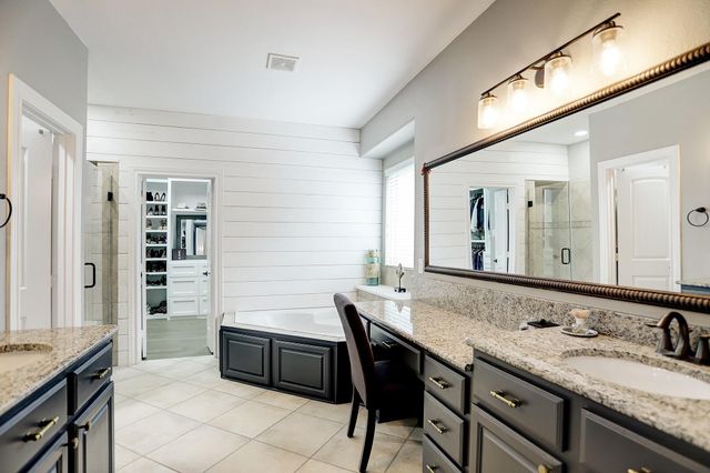 409 Holly Forest Drive, Conroe, TX 77384