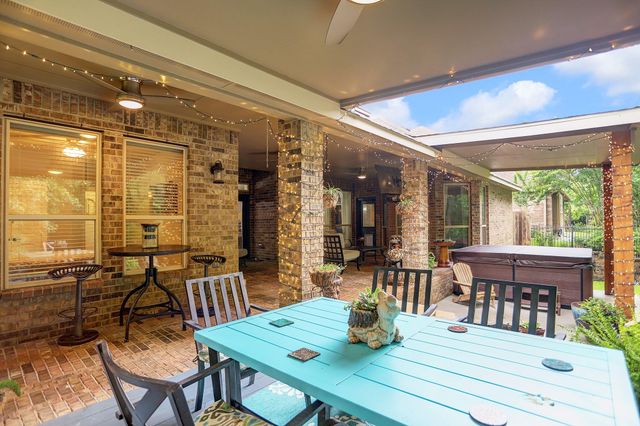 409 Holly Forest Drive, Conroe, TX 77384