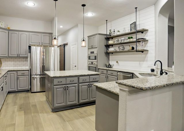409 Holly Forest Drive, Conroe, TX 77384