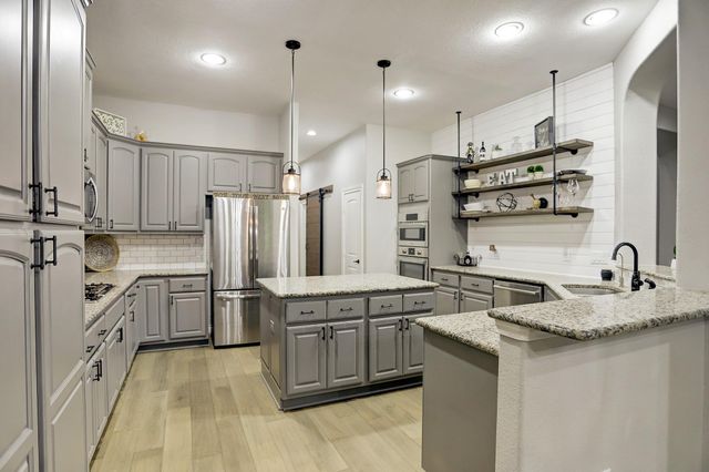 409 Holly Forest Drive, Conroe, TX 77384