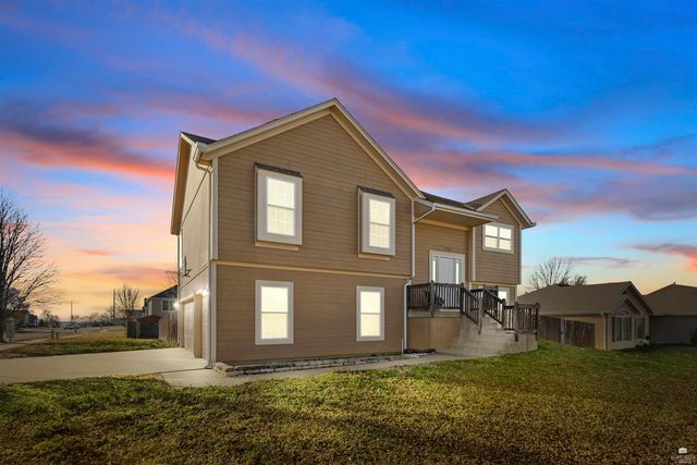 2703 Valley Drive, Junction City, KS 66441