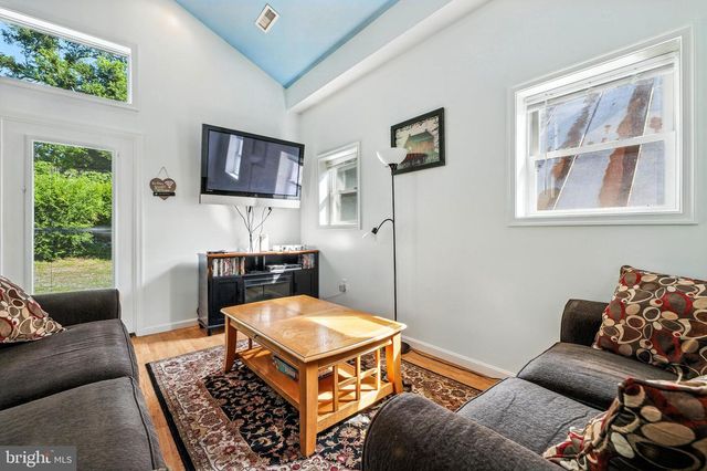 107 VIRGINIA AVE, Shenandoah, VA 22849