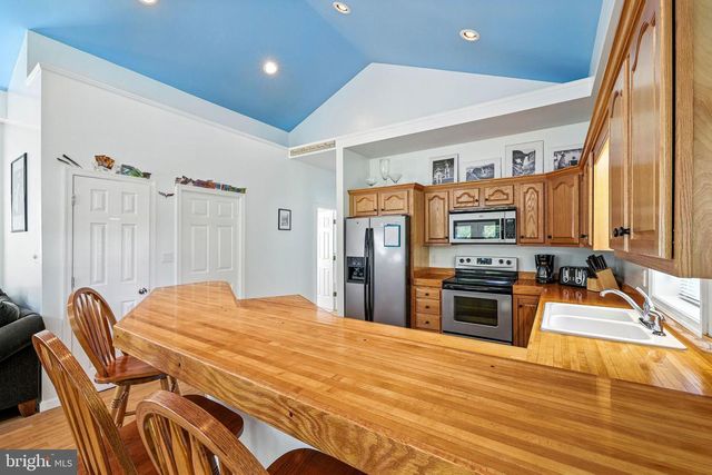 107 VIRGINIA AVE, Shenandoah, VA 22849