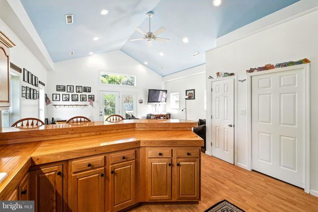 107 VIRGINIA AVE, Shenandoah, VA 22849