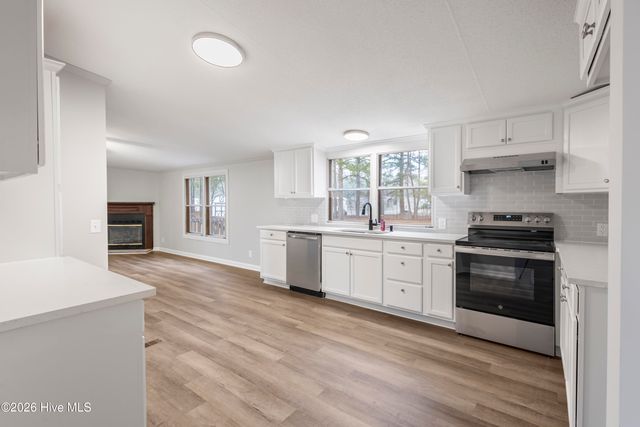 235 Meadowfield Circle, Aberdeen, NC 28315