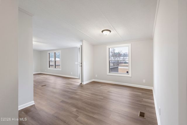 235 Meadowfield Circle, Aberdeen, NC 28315