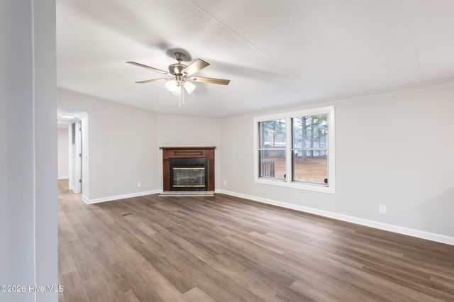 235 Meadowfield Circle, Aberdeen, NC 28315