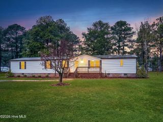 235 Meadowfield Circle, Aberdeen, NC 28315