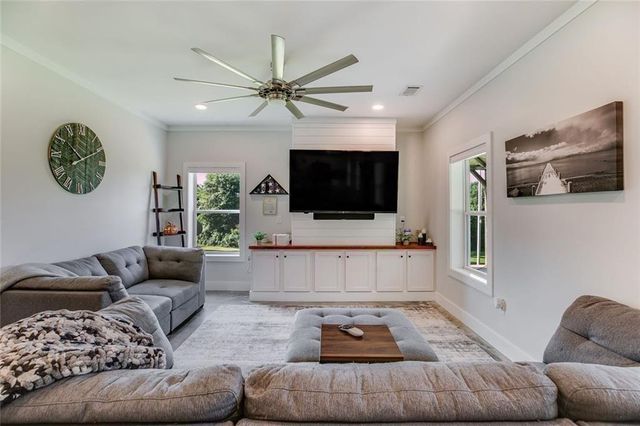 265 Mashburn Road, Roopville, GA 30170