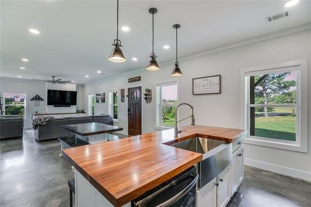 265 Mashburn Road, Roopville, GA 30170