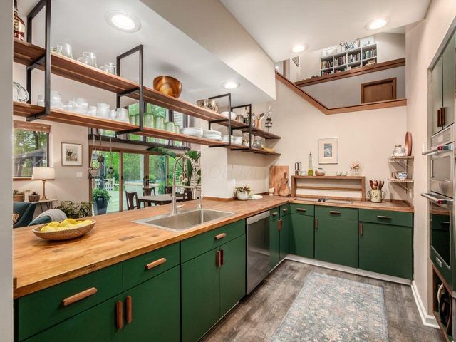 5303 Grosbeak Glen, Orient, OH 43146