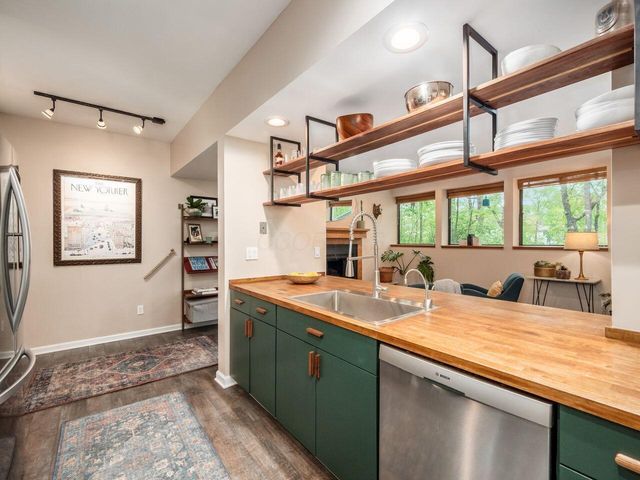 5303 Grosbeak Glen, Orient, OH 43146