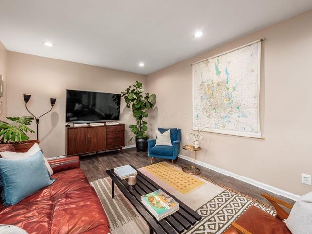 5303 Grosbeak Glen, Orient, OH 43146
