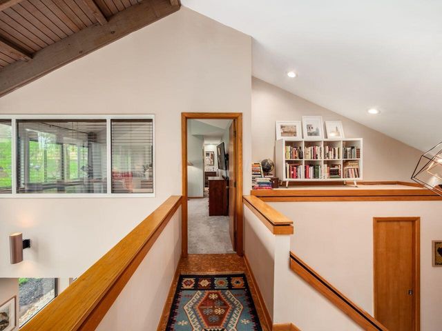 5303 Grosbeak Glen, Orient, OH 43146