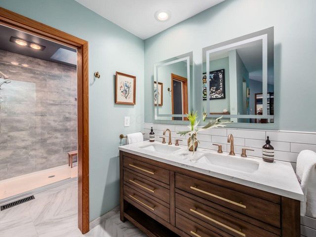 5303 Grosbeak Glen, Orient, OH 43146