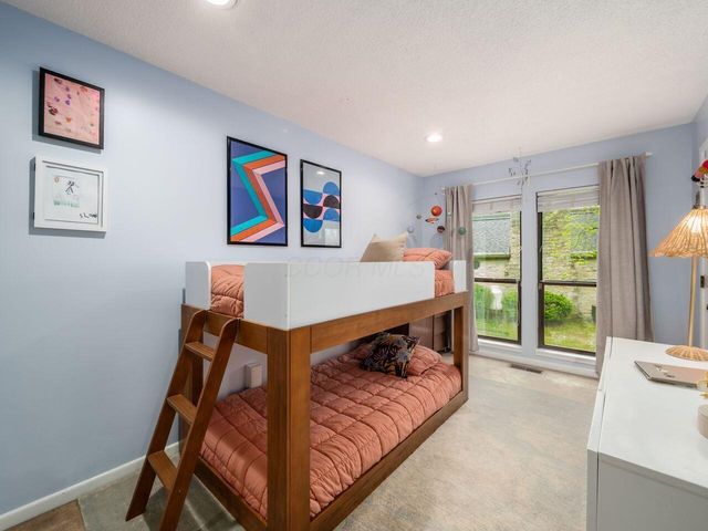 5303 Grosbeak Glen, Orient, OH 43146