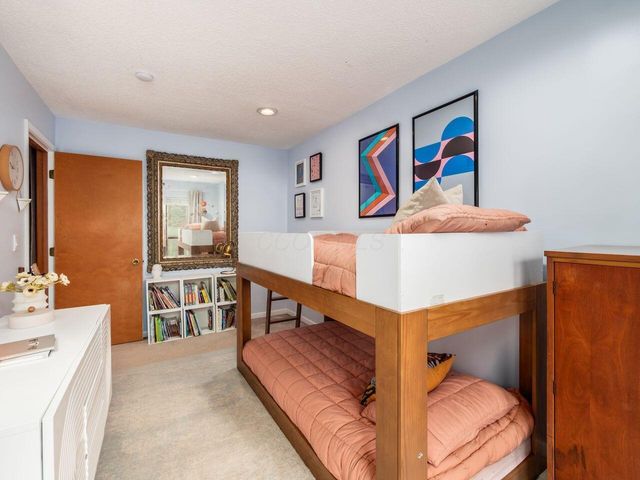 5303 Grosbeak Glen, Orient, OH 43146
