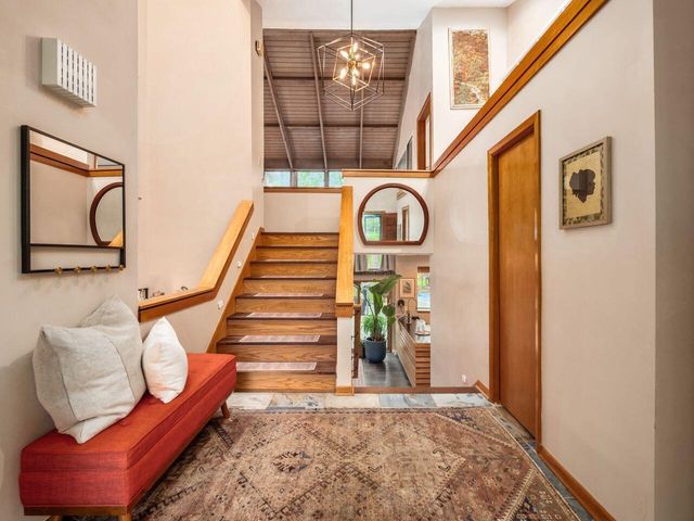 5303 Grosbeak Glen, Orient, OH 43146