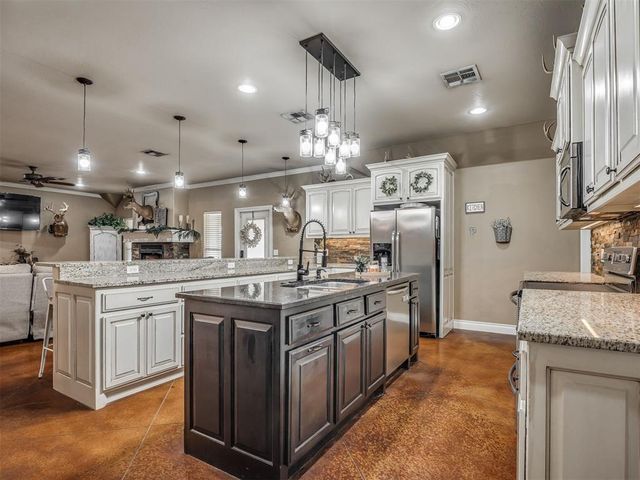 30365 Buck Lane, Mcloud, OK 74851