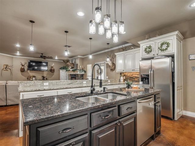 30365 Buck Lane, Mcloud, OK 74851