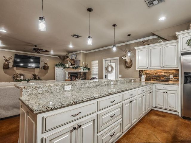 30365 Buck Lane, Mcloud, OK 74851