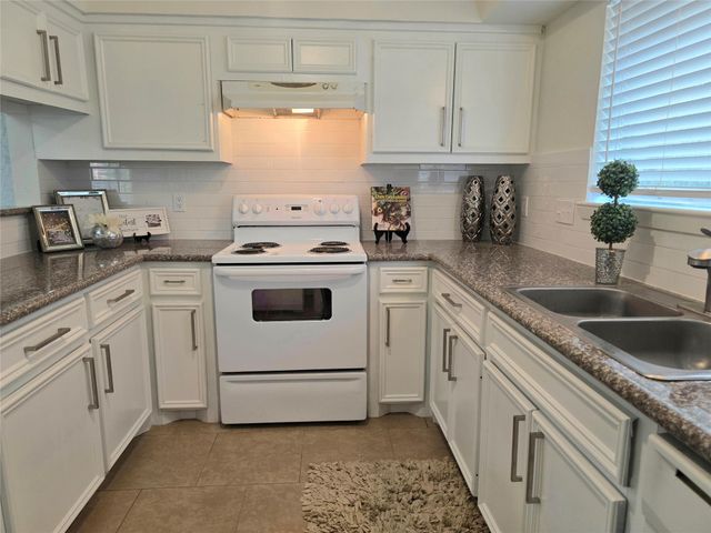 10103 King Ranch Lane, Sugar Land, TX 77498