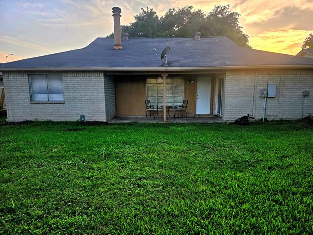 10103 King Ranch Lane, Sugar Land, TX 77498