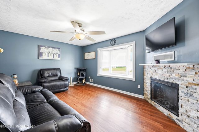 225 Melwood Dr, Shepherdsville, KY 40165