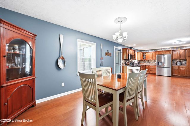 225 Melwood Dr, Shepherdsville, KY 40165