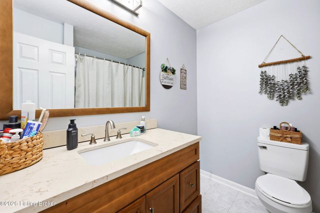 225 Melwood Dr, Shepherdsville, KY 40165