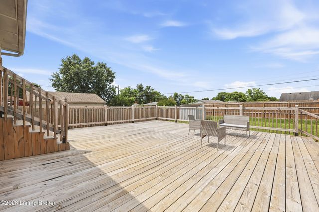 225 Melwood Dr, Shepherdsville, KY 40165
