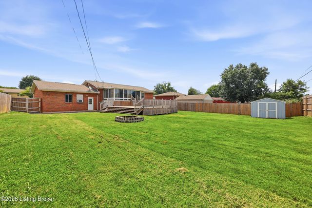 225 Melwood Dr, Shepherdsville, KY 40165