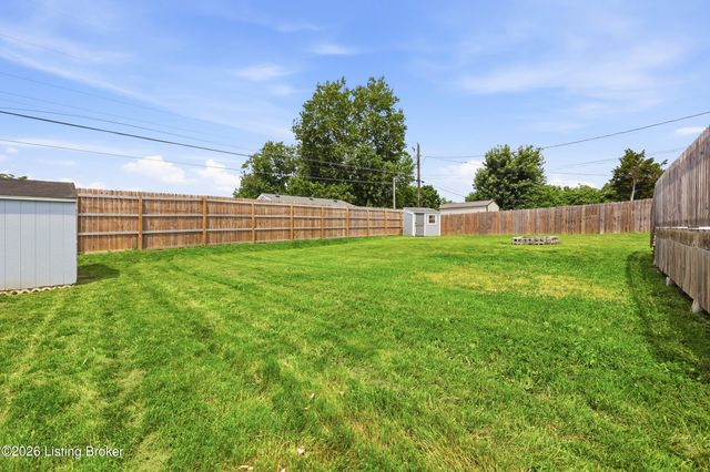 225 Melwood Dr, Shepherdsville, KY 40165