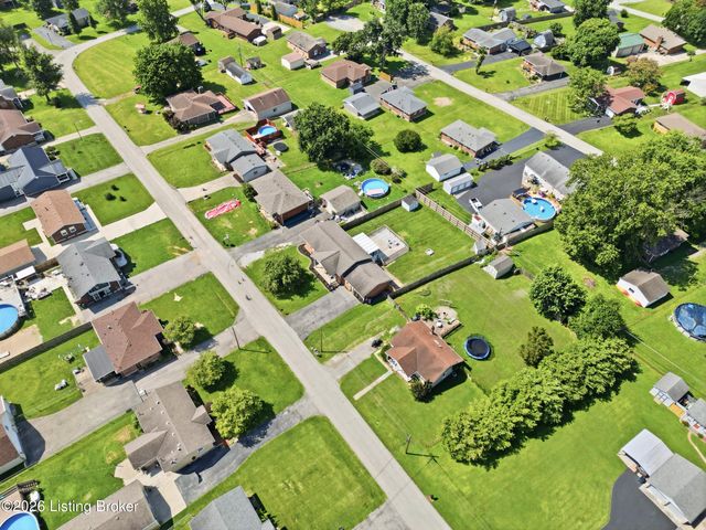 225 Melwood Dr, Shepherdsville, KY 40165