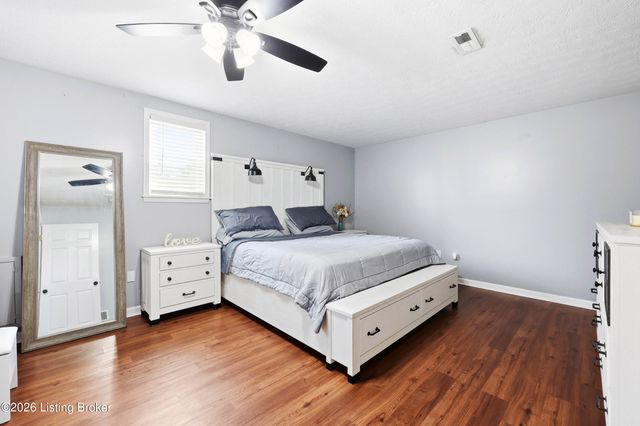 225 Melwood Dr, Shepherdsville, KY 40165