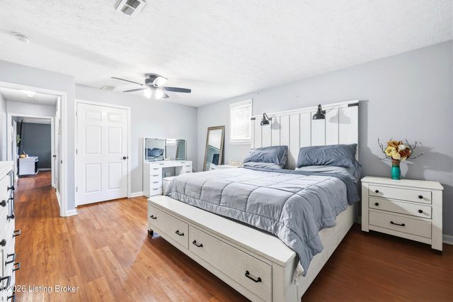 225 Melwood Dr, Shepherdsville, KY 40165