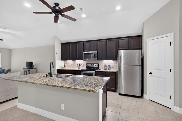 2304 Southridge Lane, Sherman, TX 75092