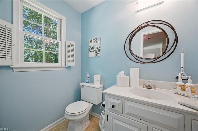 5 Kramer CT, Hampton, VA 23664