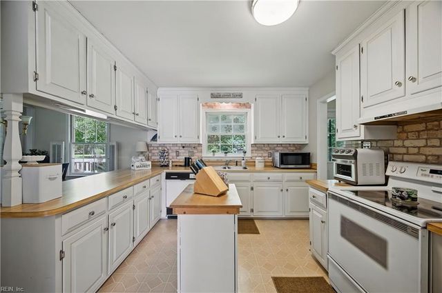 5 Kramer CT, Hampton, VA 23664