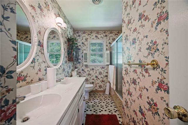 5 Kramer CT, Hampton, VA 23664