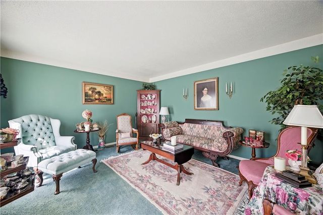 5 Kramer CT, Hampton, VA 23664