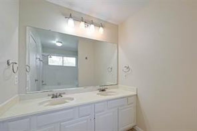 841 Lakeview Drive, Sugar Land, TX 77498