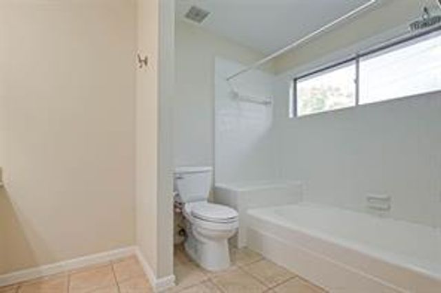 841 Lakeview Drive, Sugar Land, TX 77498