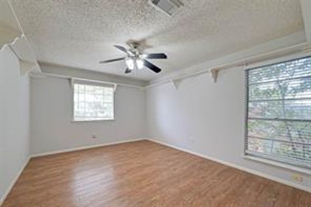 841 Lakeview Drive, Sugar Land, TX 77498